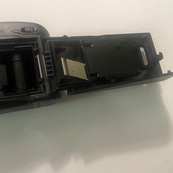 Fuji DL-25 Plus Point & Shoot Camera - Picture 6 of 7